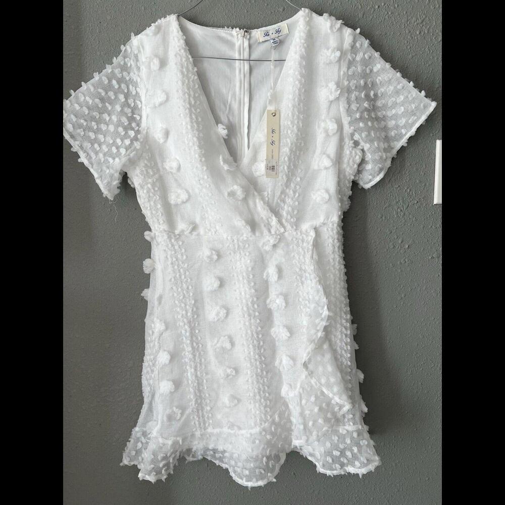 SHE + SKY White Jacquard Swiss Dot Wrap Dress NWT Size M - Picture 2 of 11